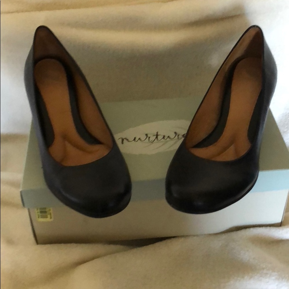 Nurture Black Pump